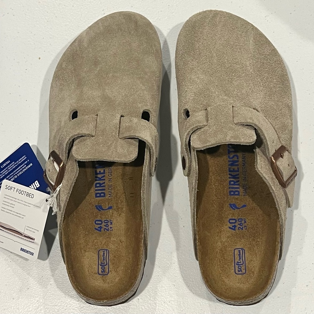 New with box Birkenstock Boston Soft Footbed in Taupe Suede size 40 / 9 - 9.5